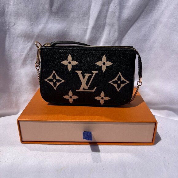 Louis Vuitton Handbags - Louis Vuitton Mini Pochette Accessoires Black Bicolor Leather READ DESCRIPTION